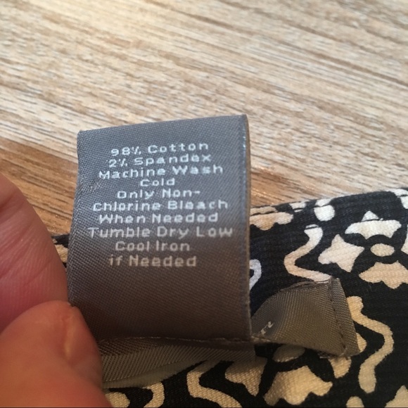 Ann Taylor White and Navy Patterned Skirt Size 16 - Picture 5 of 7